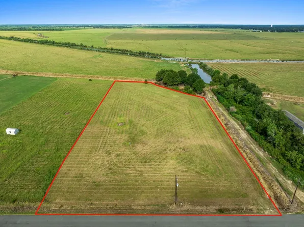 13249 Pousson Rd, Iowa, LA 70647