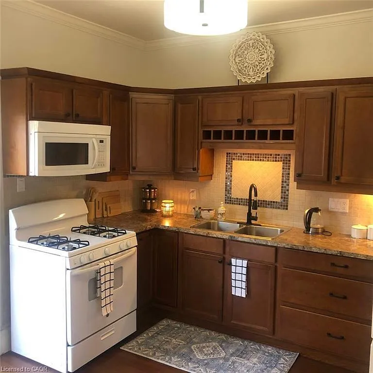 2 bed, 1.0 bath, 1098 sqft, $1,797 — Photo 4
