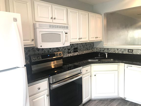 3rd image of 1202 Edenham Way