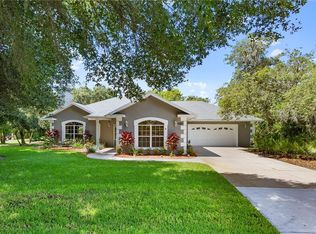 15734 Oak Glen Way, Tavares, FL 32778
