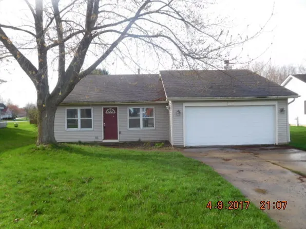 1724 Holiday Dr, Sandwich, IL 60548