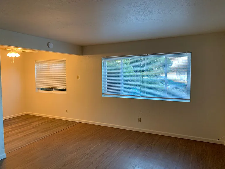 2718 White Avenue — Photo 4