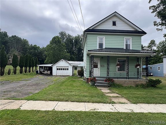 2nd image of 122 E Union St