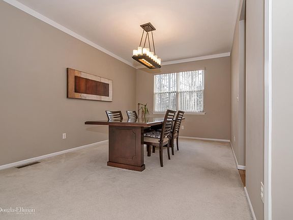 5th image of 8 Hyacinth Ct