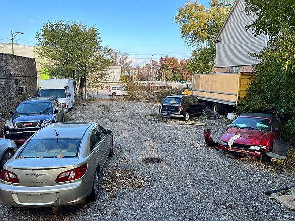 4th image of 7148 S South Chicago Ave