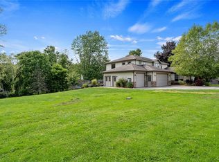 6 Crestwood Dr, Oswego, NY 13126