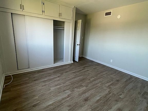4th image of 1212 W 96th St APT 7