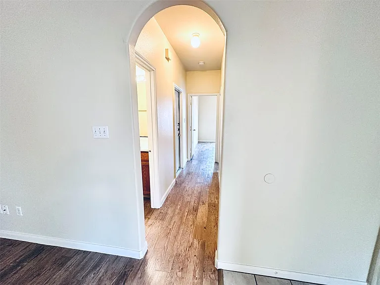 2873 Southampton Way #B — Photo 28