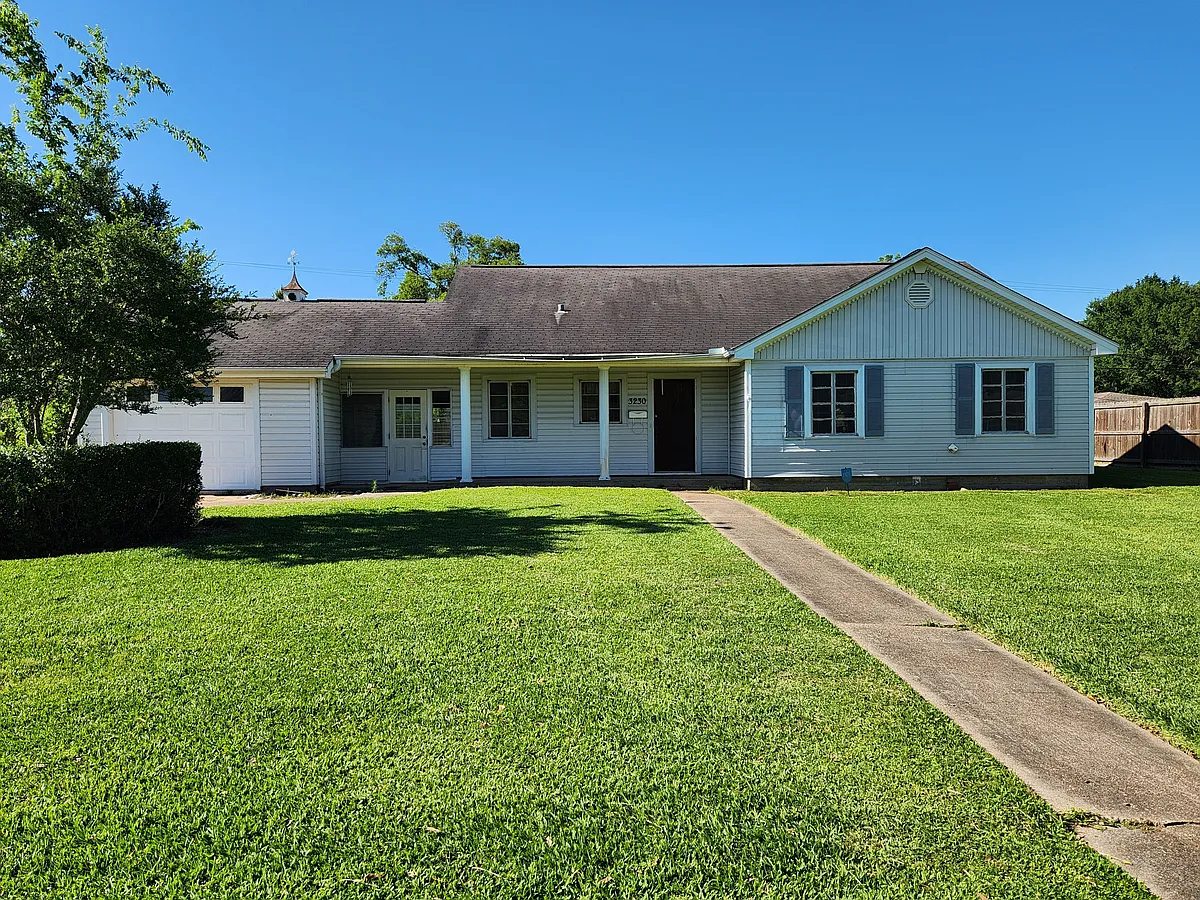 Building Photo - 3230 Dogwood Ln