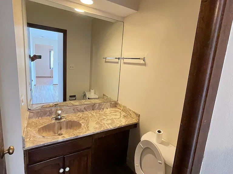 8020 N Kilpatrick Ave #D — Photo 12