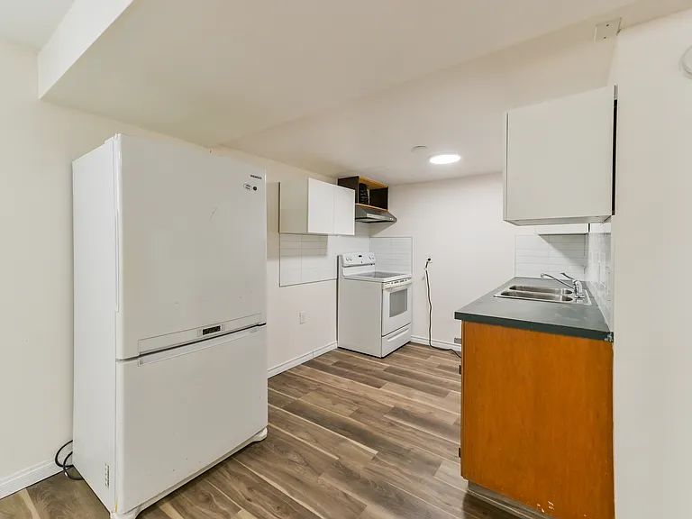 205 Pineset Pl NE #B — Photo 16