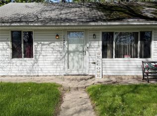 26405 Beaconsfield St, Roseville, MI 48066