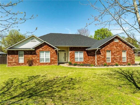 2208 Joyce Dr, Lavaca, AR 72941