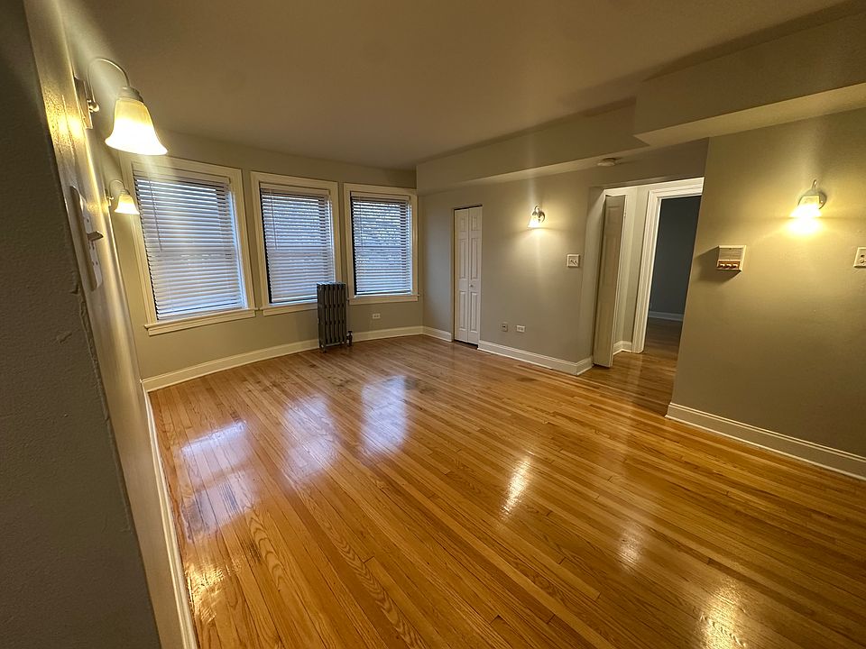 1st image of 7546 S Saginaw Ave APT 3B
