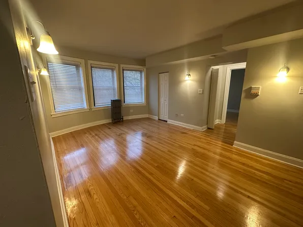 7546 S Saginaw Ave APT 3B, Chicago, IL 60649