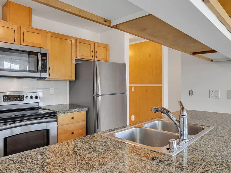 300 110th Ave NE #605 — Photo 13