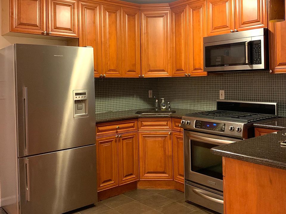 Newly tastefully renovated kitchen