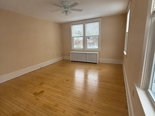 1148 W Main St #1, Stroudsburg, PA 18360