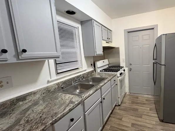 1323 Bridge St, Kalamazoo, MI 49048