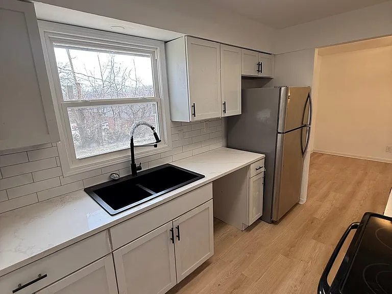 7205 Overton Ave — Photo 2