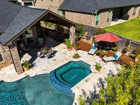 4th image of 1075 Lakemont Bend Ln