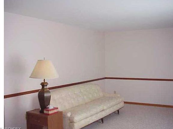 2nd image of 939 Hartford Dr