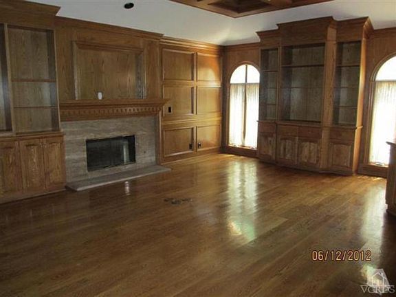 4th image of 936 Vista Ridge Ln