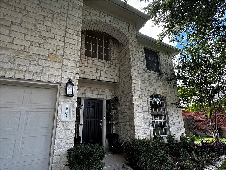 1503 Brighton Bend Ln — Photo 8