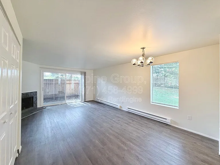3800 NW Chemult Pl #D — Photo 8