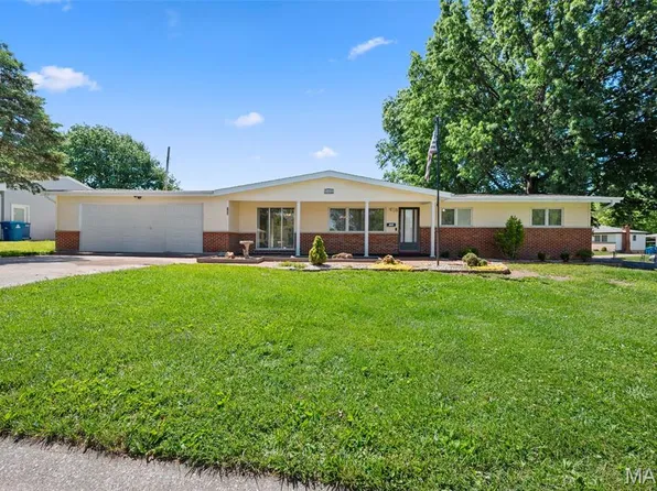 122 S Pam Ave, Saint Charles, MO 63301