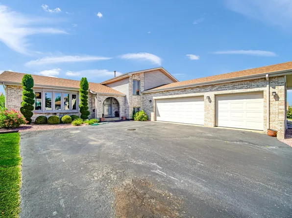19018 Nightingale Ln, Country Club Hills, IL 60478