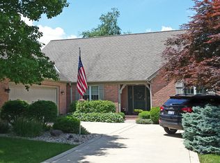 626 Country Club Ln, Pekin, IL 61554