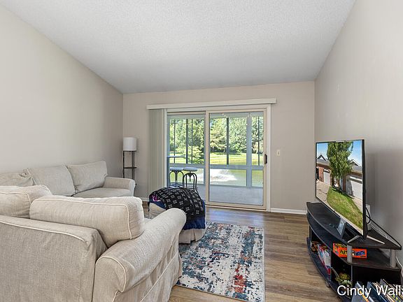 5th image of 161 Laurelwood Ct SW #98