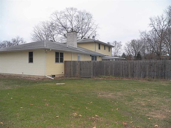 3rd image of 56928 Summit Park Dr