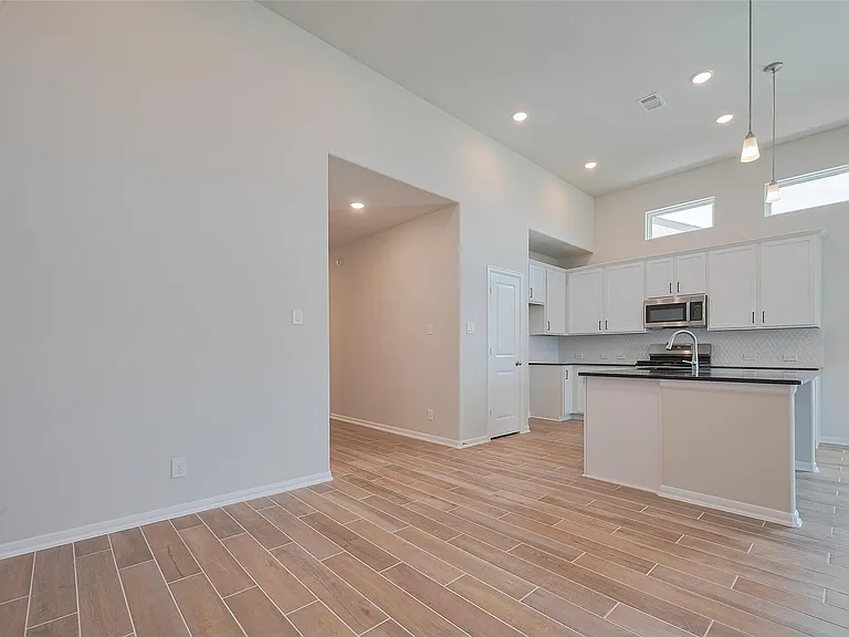 2405 Seamist Cove Ln — Photo 8