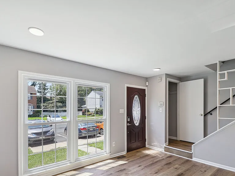 5448 Princess Dr — Photo 13