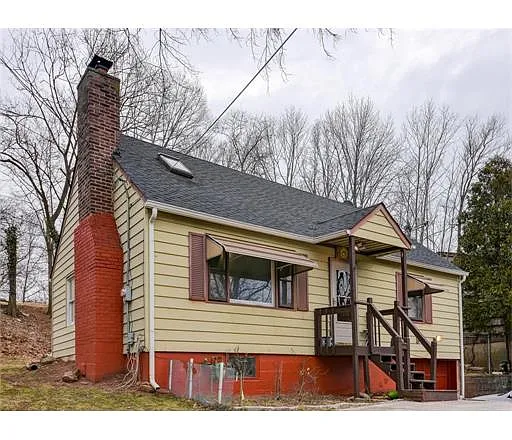84 Wood Ave photo 1
