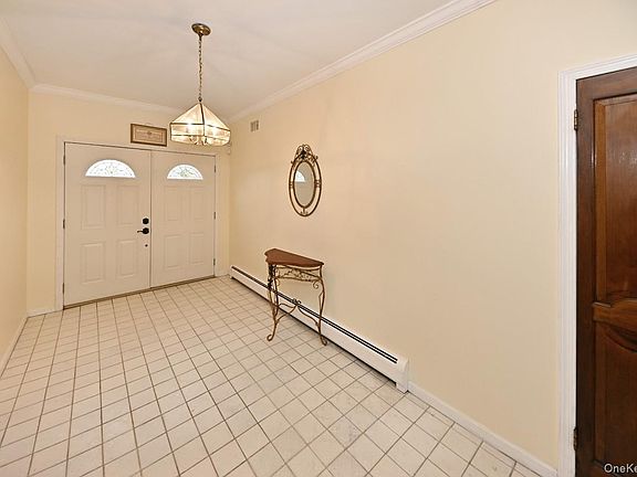 2nd image of 19 Sterling Road