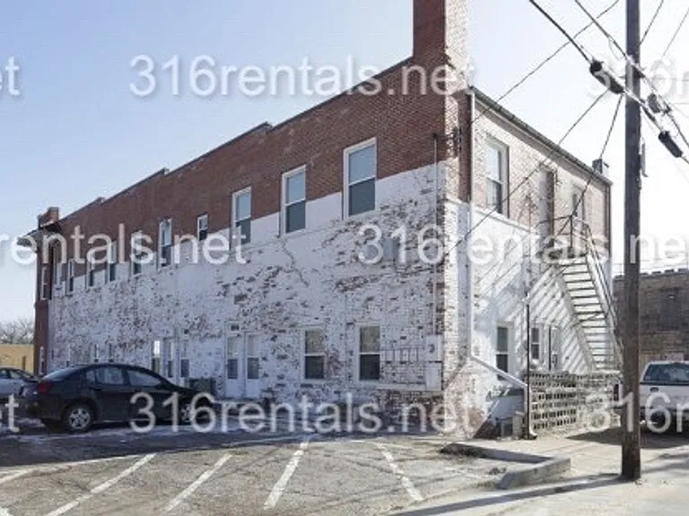 School Apartments — Photo 3