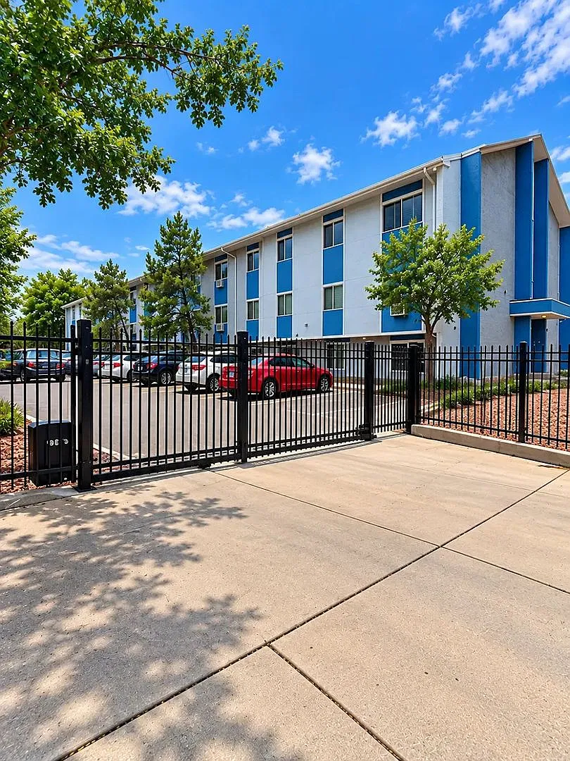 The Vista Heights Apartments — Photo 2
