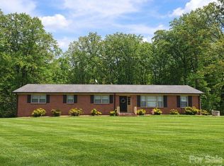 216 Delview Dr, Cherryville, NC 28021