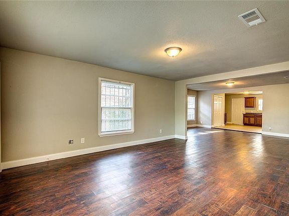 5th image of 2305 Donalee St