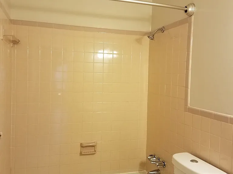 1375 Kingston Ave — Photo 8