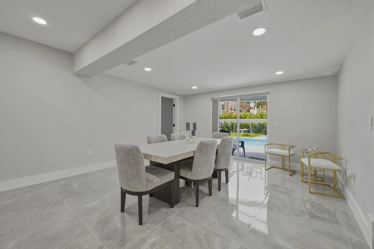 4 bed, 2.0 bath, 1973 sqft, $4,500 — Photo 2