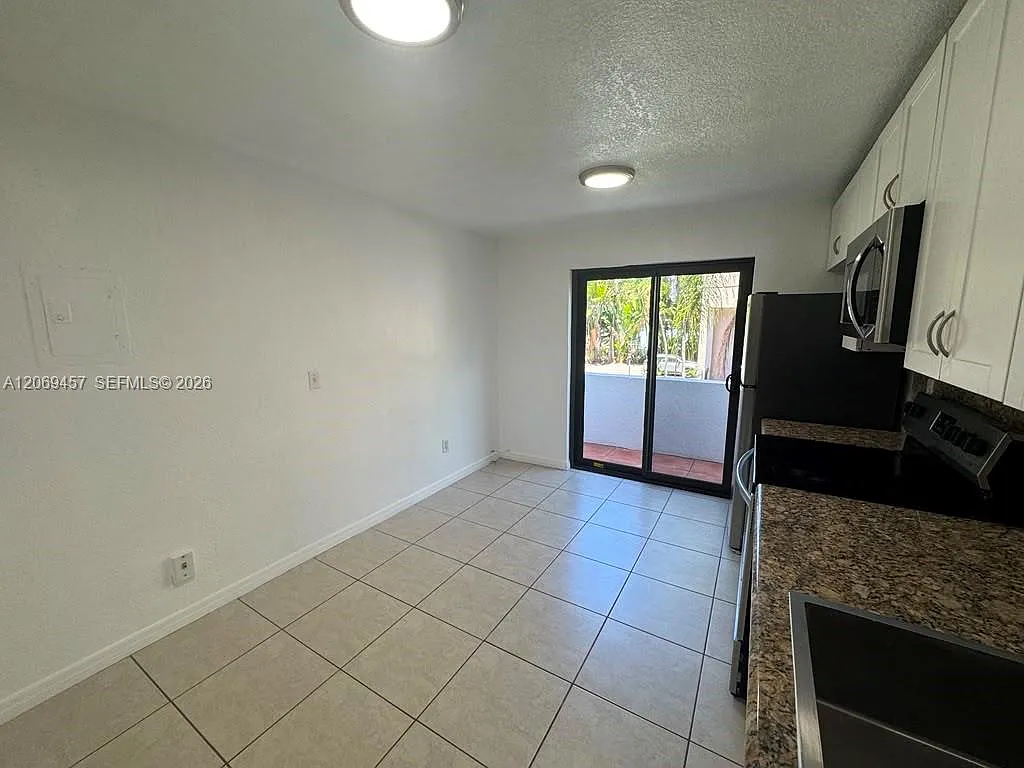 The Roads Condo Apts — Photo 4