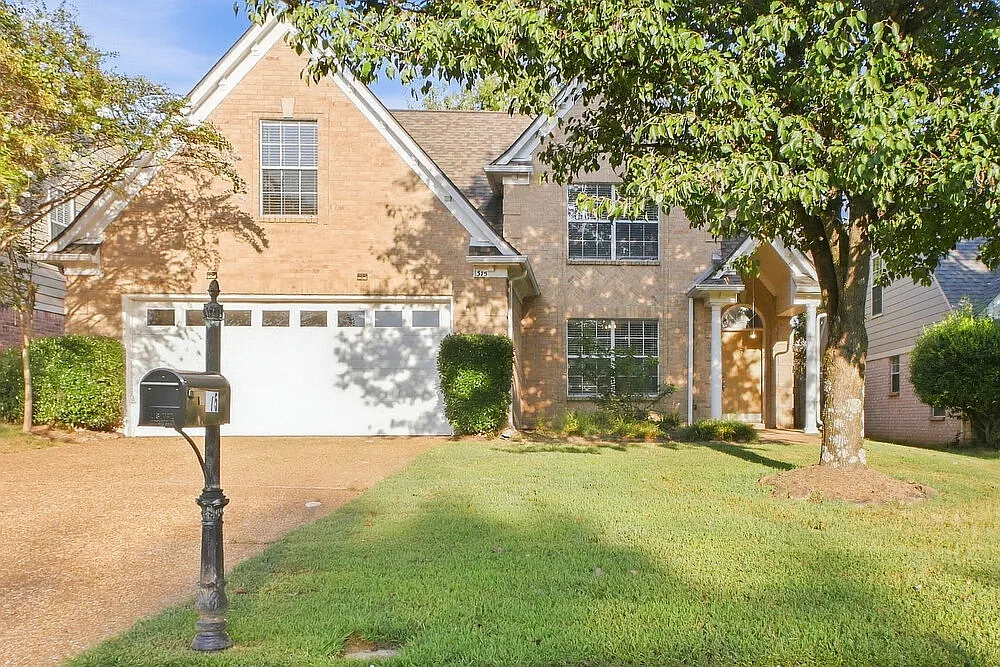 4 bed, 2.5 bath, 2137 sqft, $1,820 — Photo 1