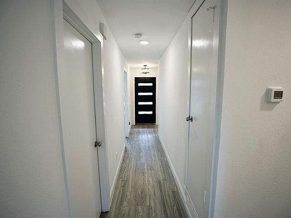 3rd image of 1226 Cloverdale Dr