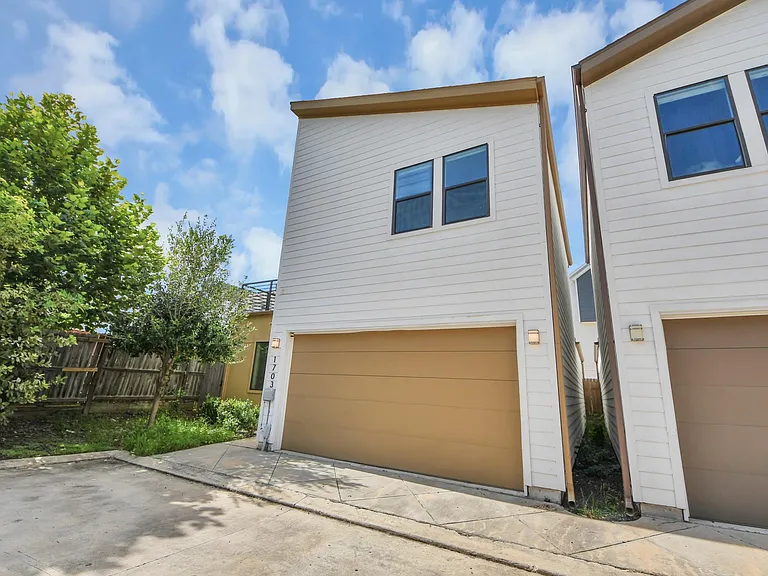 1703 Cedrocanna Ln — Photo 6