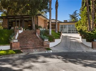 16170 Clear Valley Pl, Encino, CA 91436