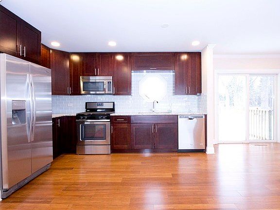 4th image of 21W644 Park Ave